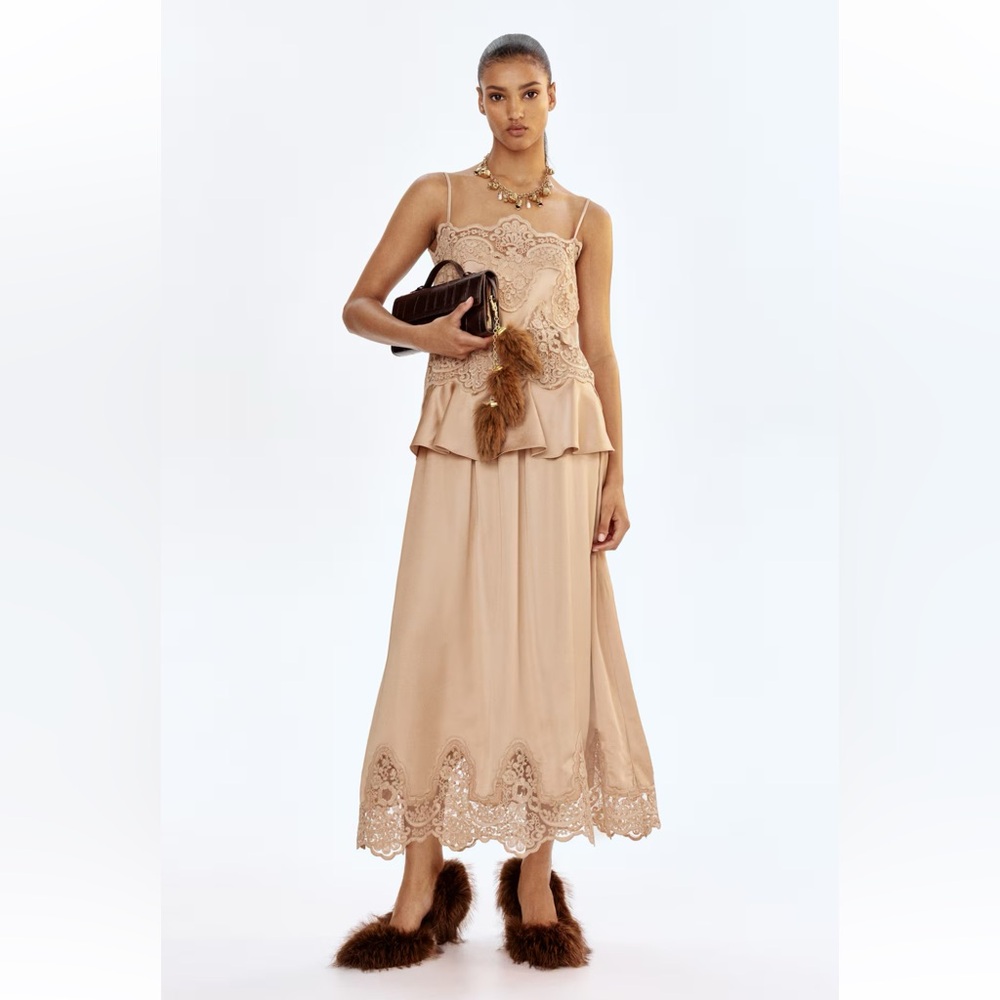 H&M Lace-Trimmed Satin Skirt